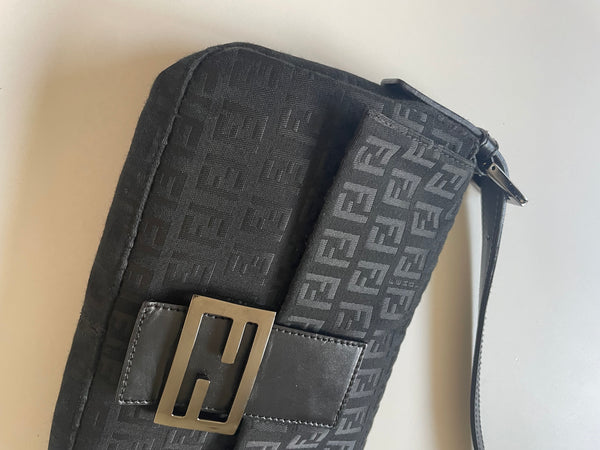 FENDI BAGUETTE VINTAGE ZUCCHINO