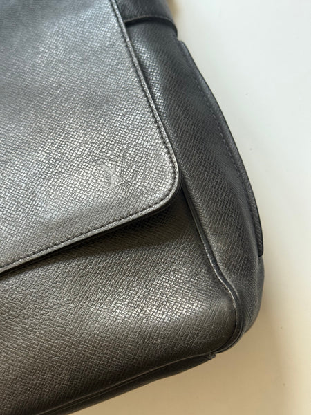 LOUIS VUITTON MESSENGER BAG