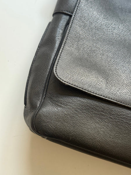 LOUIS VUITTON MESSENGER BAG