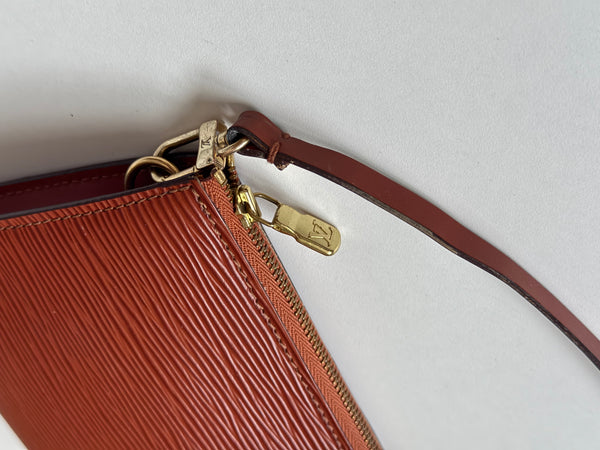 LOUIS VUITTON EPI VINTAGE POCHETTE