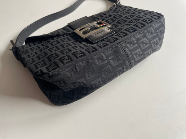 FENDI BAGUETTE VINTAGE ZUCCHINO