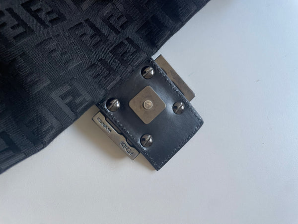 FENDI BAGUETTE VINTAGE ZUCCHINO