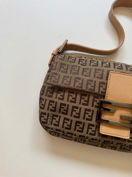 FENDI BAGUETTE VINTAGE ZUCCHINO