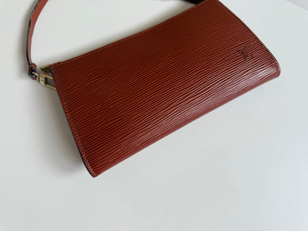 LOUIS VUITTON EPI VINTAGE POCHETTE