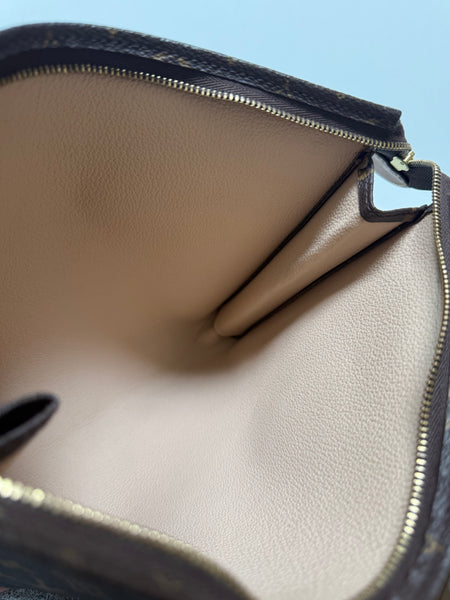 LOUIS VUITTON TROUSSE TOILETTE VINTAGE MONOGRAM