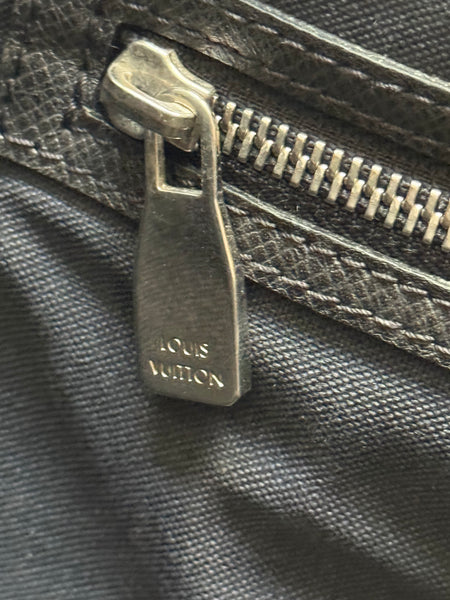 LOUIS VUITTON MESSENGER BAG