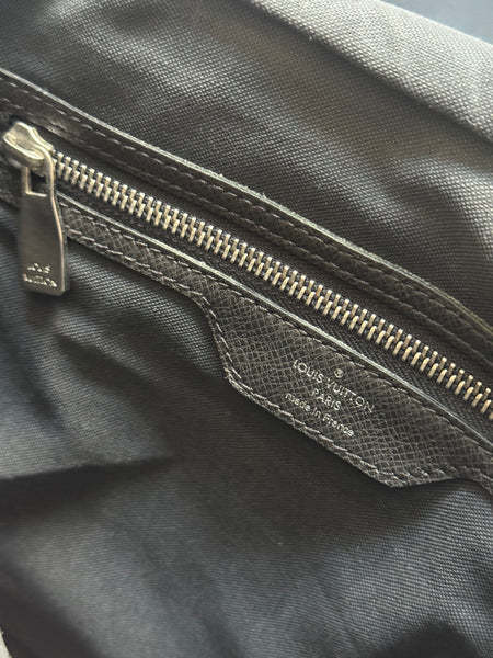 LOUIS VUITTON MESSENGER BAG